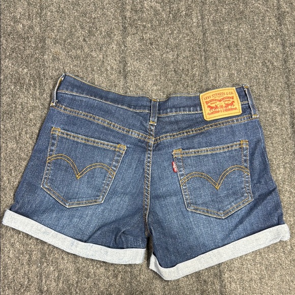 Levi’s Blue Jean Shorts with Rolled Cuffs and Mid-Rise Waist - Picture 3 of 7